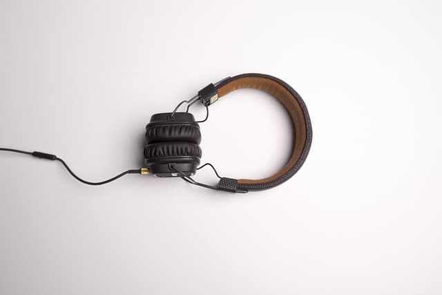 Understanding the Differences Between Wired and Wireless HiFi Systems